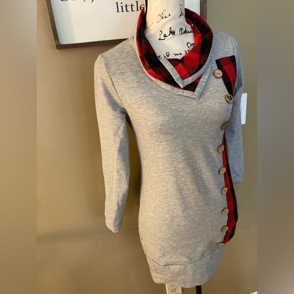 Beautiful longer shirt size Woman’s S gray and flannel plaid red black - Picture 4 of 5